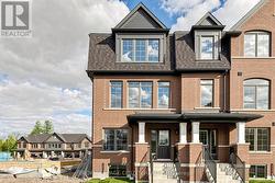 26 WAKELY CRESCENT Clarington, ON L1E 2K3