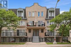 2048 - 75 GEORGE APPLETON WAY Toronto, ON M3M 0A2