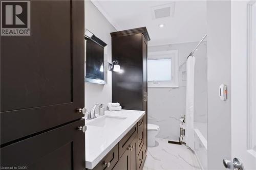 15 Clearwater Drive, Hamilton, ON 