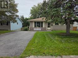 29 VAN ALSTINE DRIVE Quinte West, ON K8V 6K5