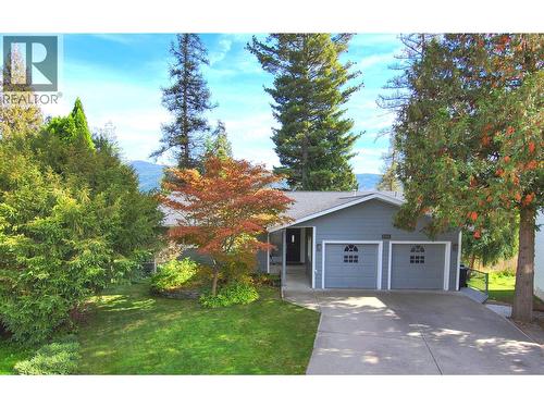 1301 GROSVENOR Place  Castlegar, BC V1N 3X8