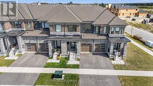 4 ROCHESTER DRIVE , Barrie, Ontario L9J 0W1 2