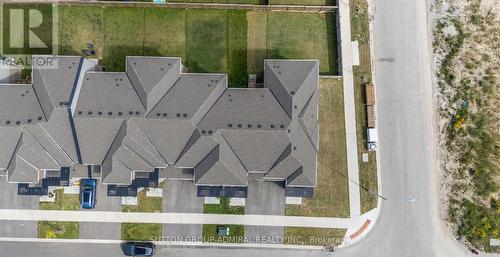 4 ROCHESTER DRIVE , Barrie, Ontario L9J 0W1 3