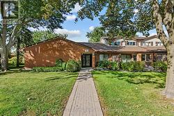 10 - 36 CHAMPLAIN CRESCENT Peterborough (Northcrest Ward 5), ON K9L 1T1