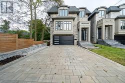9 GAYLORD DRIVE Toronto, ON M1R 1C2