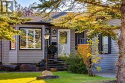 505 Edgebank Place NW  Calgary, AB T3A 4V6