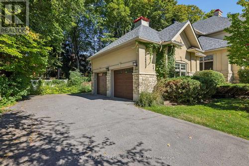 29 MACKINNON ROAD , Ottawa, Ontario K1M 0G4 3