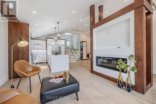 690 Hillman Crescent, Mississauga, ON 