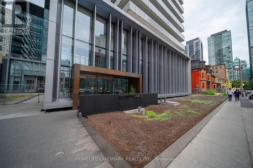 3705 - 50 CHARLES STREET E , Toronto, Ontario M4Y 0C3 2