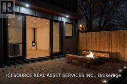 R - 60 JONES AVENUE  Toronto, ON M4M 2Z8