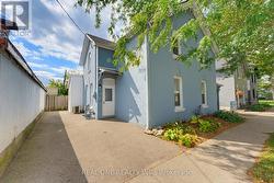 27 GILKISON STREET Brantford, ON N3T 1Z7