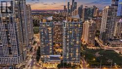 611 - 33 ELM DRIVE W Mississauga, ON L5B 4M2