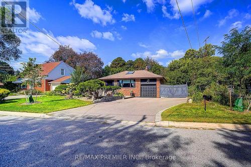 445 Selsey Drive, Mississauga, ON 