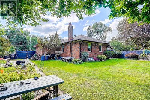445 Selsey Drive, Mississauga, ON 
