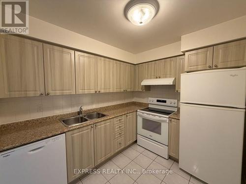 609 - 29 PEMBERTON AVENUE , Toronto, Ontario M2M 4L5 2