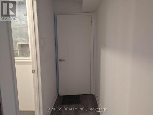 BSMT - 105 FAYE DRIVE , Toronto, Ontario M2J 3S7 4