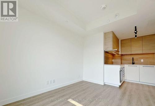 328 - 1050 EASTERN AVENUE , Toronto, Ontario M4L 0B7 3