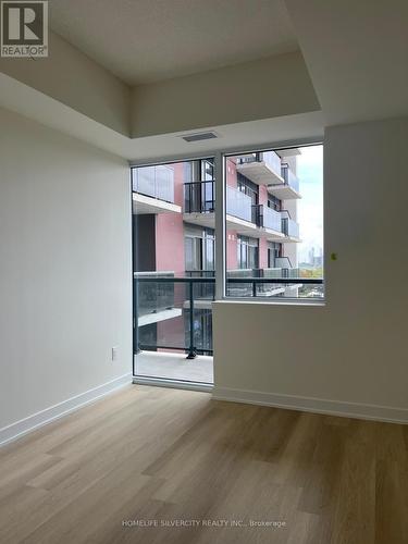 502 - 2825 JANE STREET , Toronto, Ontario M3N 2J5 4