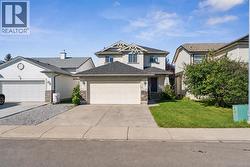 8 Fairways Place NW Airdrie, AB T4B 2R7