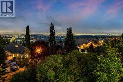 12 Patina Hill SW  Calgary, AB T3H 2C7
