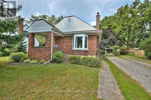 3813 ST PETER AVENUE , Niagara Falls, Ontario L2J 2N7