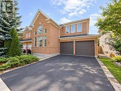 1396 THORNCREST CRESCENT Oakville, ON L6M 3Y9