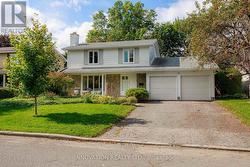 10 WELKIN CRESCENT Ottawa, ON K2E 5M5