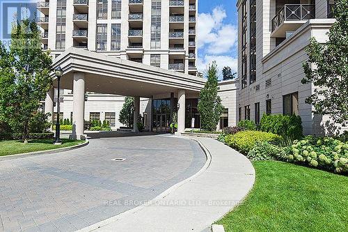 401 - 135 WYNFORD DRIVE , Toronto, Ontario M3C 0J4 2