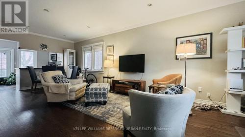 212 FAIRLAWN AVENUE , Toronto, Ontario M5M 1S8 5