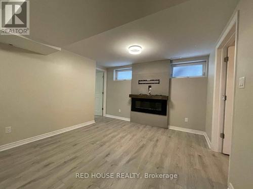 LOWER - 69 SIMPSON ROAD , Newmarket, Ontario L3Y 5E5 4