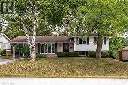 1083 MANORWOOD Drive Burlington, ON L7T 2L9