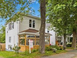24 QUEEN Street Bridgewater, NS B4V 1P1