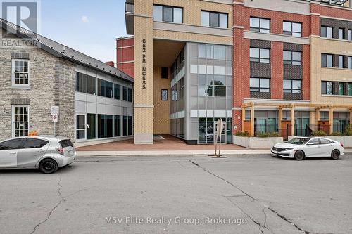 341 - 652 PRINCESS STREET , Kingston, Ontario K7L 3Z9 2