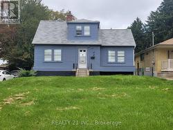 16 HORFIELD AVENUE Toronto, ON M1M 1X8
