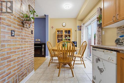 54 - 169 TOM TAYLOR CRESCENT  Newmarket, ON L3X 3E9