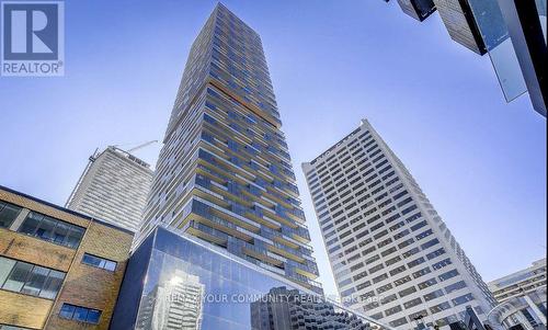 4504 - 8 EGLINTON AVENUE E  Toronto, ON M4P 0C1