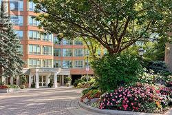 403 - 1 RIPLEY AVENUE Toronto, ON M6S 4Z6