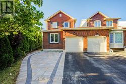 2032 GLENADA CRESCENT Oakville, ON L6H 4M5