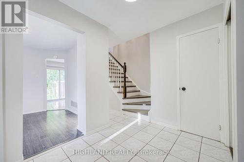 2032 GLENADA CRESCENT , Oakville, Ontario L6H 4M5 3