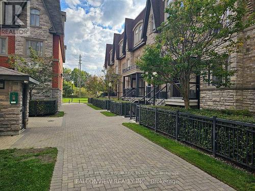 241 - 318 JOHN STREET  Markham, ON L3T 0B1