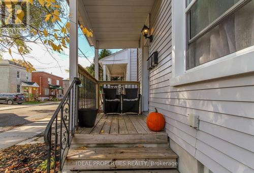 2 - 185 LOUISA STREET , Ottawa, Ontario K1R 6Y9 2