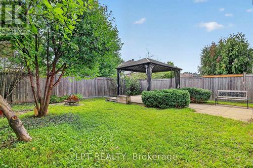 97 BLACK BEAR WAY , Ottawa, Ontario K2S 2G6 2