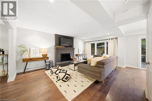3277 Woodside Avenue, Burlington, ON 