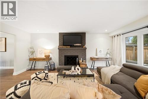 3277 Woodside Avenue, Burlington, ON 