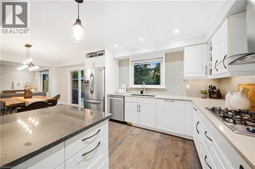 3277 Woodside Avenue, Burlington, ON 