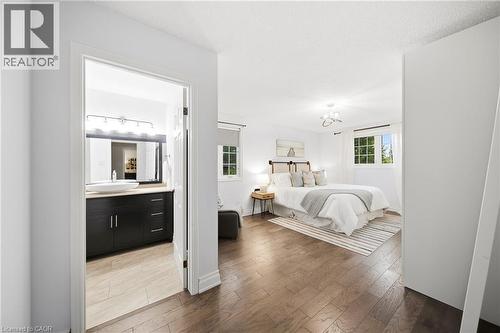 3277 Woodside Avenue, Burlington, ON 