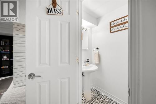 3277 Woodside Avenue, Burlington, ON 