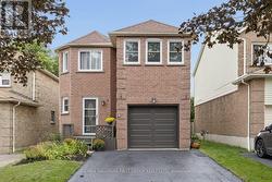 4 LOWDER PLACE Whitby, ON L1N 8C1