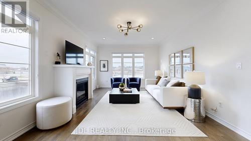 56 CONNELL DRIVE  Georgina, ON L4P 0J5