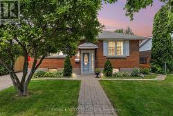 325 SUMMIT AVENUE Ottawa, ON K1H 5Z7